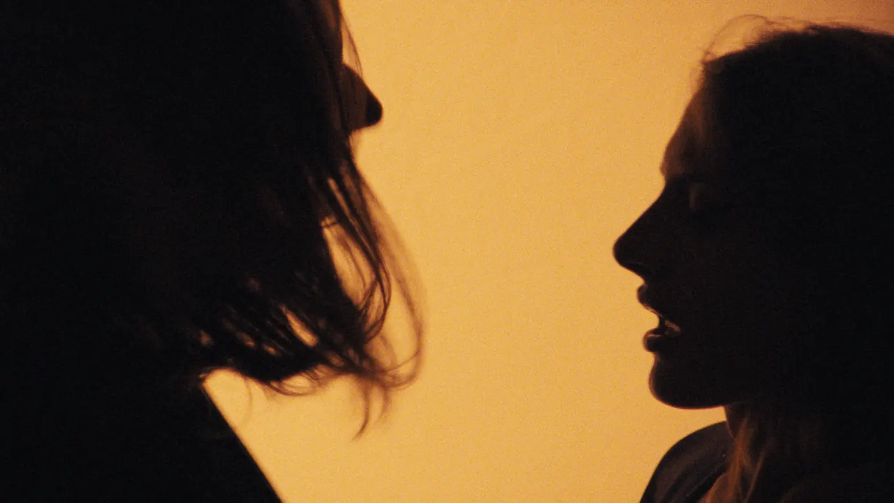 Figlie di Partenope — film still 11