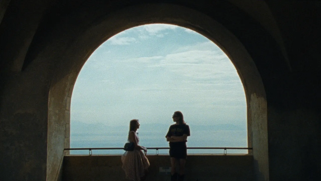 Figlie di Partenope — film still 18